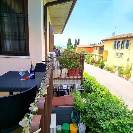 Sole Del Garda لاتيزي